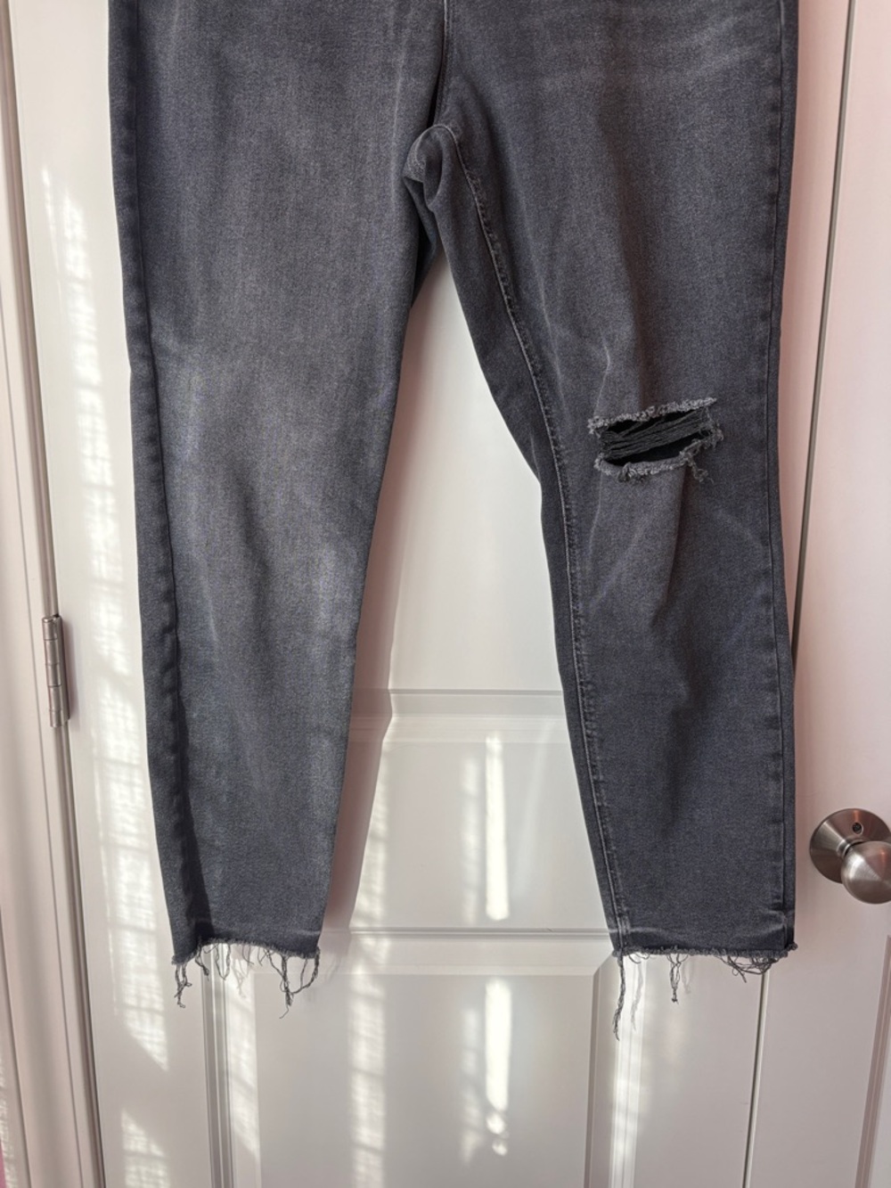 Old Navy Grey/Black Rockstar Super Skinny Extra High-Rise Jeans Size 16 - Picture 6 of 12